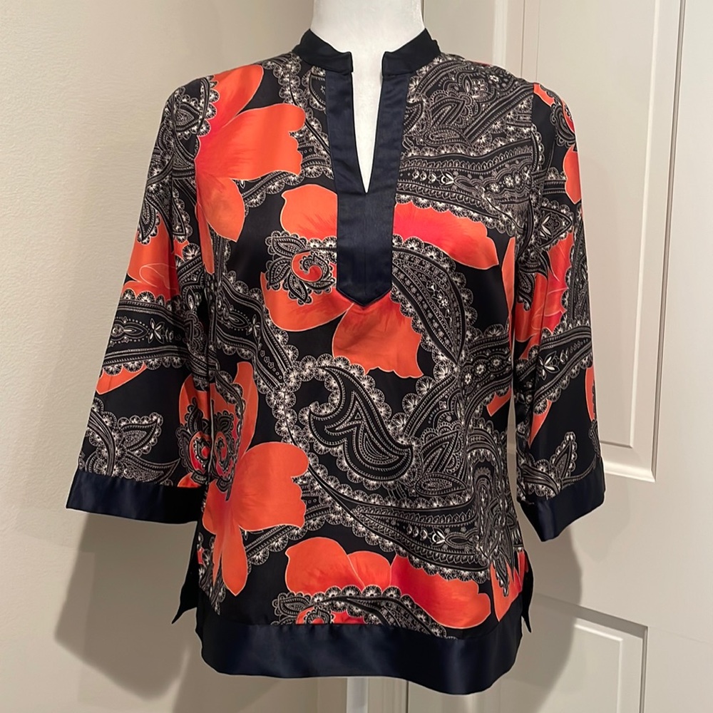 Ann Taylor Beautiful Floral Tunic Blouse, Like New. Small Petite.